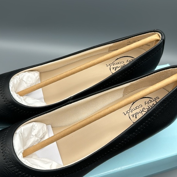 LifeStride Womens Groovy Wedge Pumps * - Picture 3 of 6